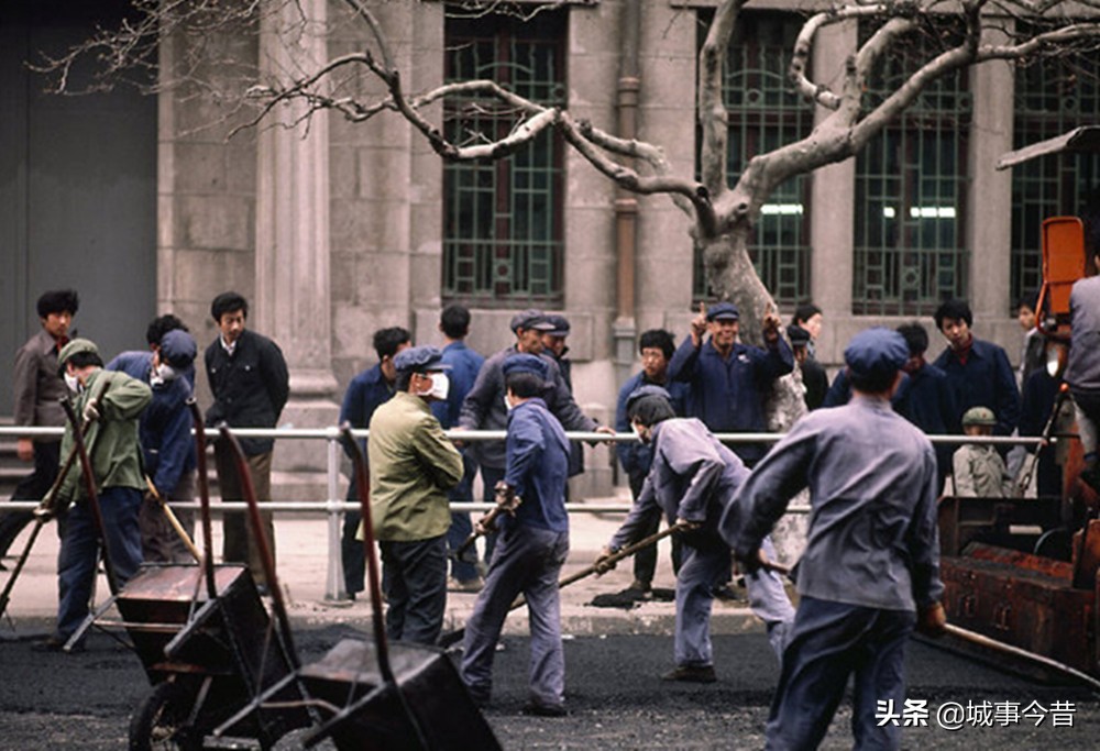 记忆中的80年代:老照片带您穿越到1983年的山东青岛